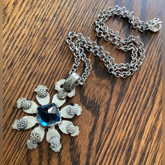 Saphire necklace